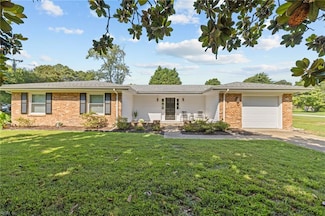 1501 N Horseshoe Cir, Virginia Beach, VA 23451
