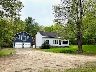 10 Field Rd, Fayette, ME 04349