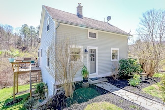 28 Upper Queechy Rd, Canaan, NY 12029
