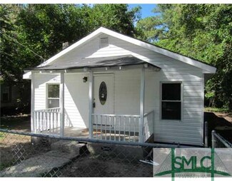 2206 Shell Rd, Savannah, GA 31404