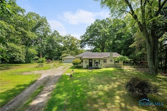 3895 S Eber Rd, Monclova Township, OH 43542