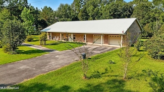 74 H Burge Rd, Poplarville, MS 39470