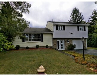 368 Elm St, Somerset, MA 02726