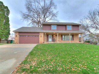 4404 Marcourt Ln, West Des Moines, IA 50266