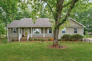 258 Countryside Dr, Sparta, TN 38583
