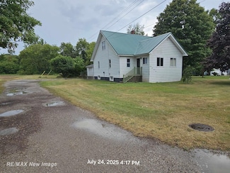 9871 Spruce St, Bay Port, MI 48720