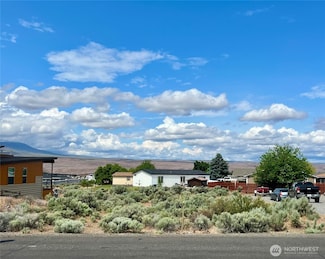227 Sunshine Cir S, Desert Aire, WA 99349