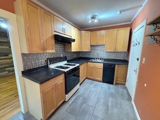 130 Sutherland Rd Unit 7, Brighton, MA 02135