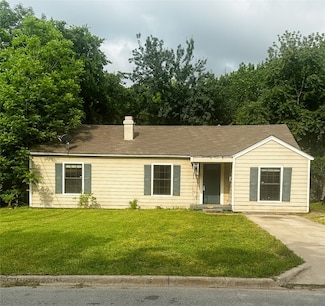 1706 N Ricketts St, Sherman, TX 75092