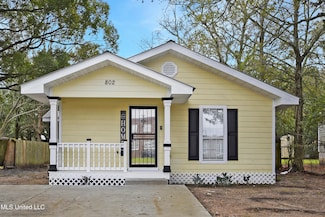 802 Dupont Ave, Pascagoula, MS 39567