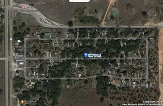 242 Primrose Ln, Poteet, TX 78065