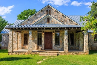 694 Clear Creek Ln, Fredericksburg, TX 78624