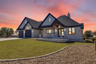 201 Enclave Dr, Kingsland, TX 78639