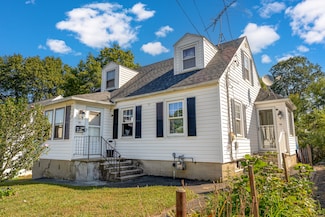 74 Macarthur Dr, Waterbury, CT 06704