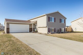 337 Maple Point Blvd, Mapleton, ND 58059