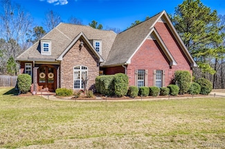 79 Brookwood Dr, Wetumpka, AL 36093