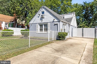 6909 Standish Dr, Hyattsville, MD 20784