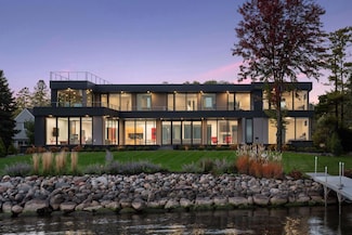 1225 Shoreline Dr, Wayzata, MN 55391