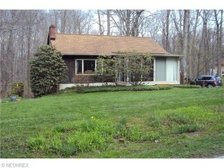 12347 Hillcrest Dr, Chesterland, OH 44026