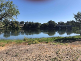 503 E Owyhee Ave, Homedale, ID 83628