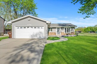 7947 W Laurel Dr, Frankfort, IL 60423