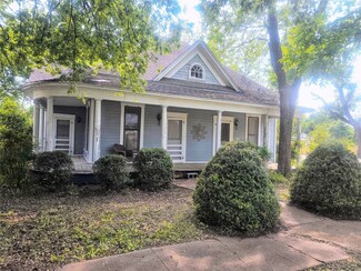 607 W 3rd St, Eddy, TX 76524