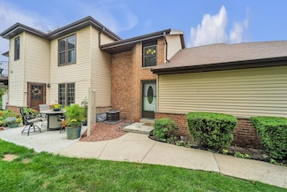 8127 S Legend Dr Unit A, Franklin, WI 53132