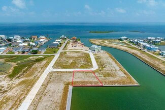 1037 Saint Kitts Dr, Rockport, TX 78382