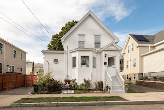 6 Washburn St, Lynn, MA 01902