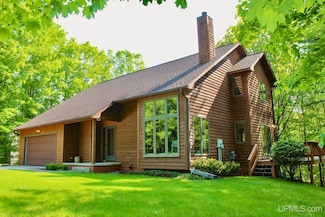 1003 Birch St, Houghton, MI 49931