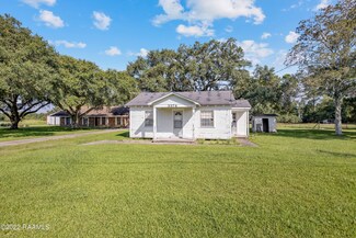 3374 Grand Point Hwy, Breaux Bridge, LA 70517