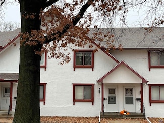 2004 Greenbriar Dr, Emporia, KS 66801