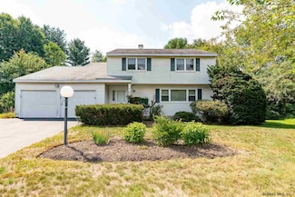 9 Liberty Ct, Glenmont, NY 12077