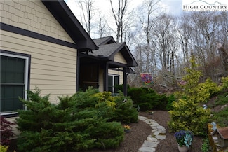 167 Rough Ridge Rd, Sugar Mountain, NC 28604