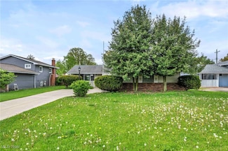 25116 Chase Dr, North Olmsted, OH 44070