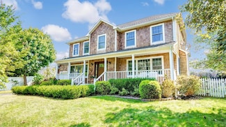16 Clay Pit Rd, Remsenburg, NY 11960