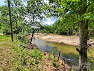 000 Green River Cove Rd, Saluda, NC 28773