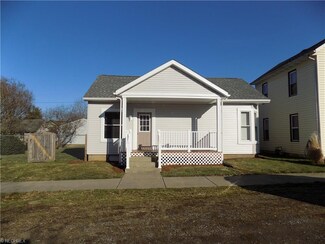 1006 Chestnut St, Dresden, OH 43821
