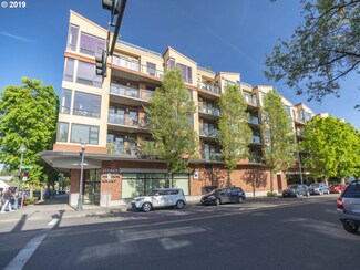 1620 NE Broadway St Unit 328, Portland, OR 97232