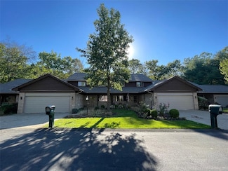 1445 Winterberry Ct Unit 2B, Hermitage, PA 16148