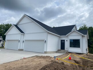 7118 Kerrie Ln, Norton Shores, MI 49456