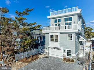 11 W Mckinley Ave, Long Beach Township, NJ 08008