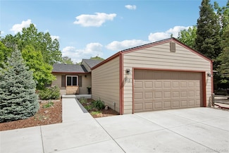 912 Oakwood Dr, Castle Rock, CO 80104