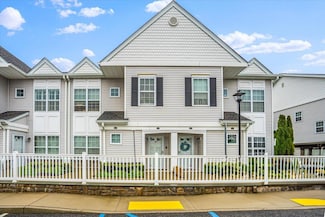 75 Spring Dr, Seaford, NY 11783