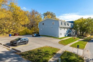 1014 Oakcrest St, Iowa City, IA 52246