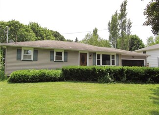 909 Weiland Rd, Rochester, NY 14626