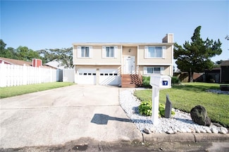 7 Sandhurst Cir, Newport News, VA 23601