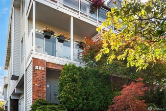 221 3rd Ave S Unit 2, Edmonds, WA 98020