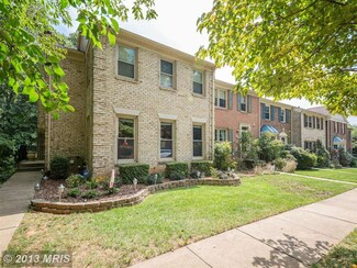 8351 Stahlway Ln, Annandale, VA 22003