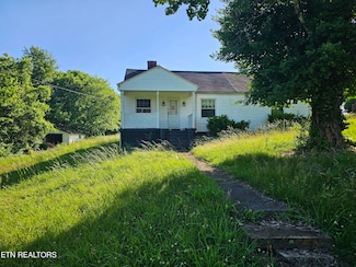 2840 Spruce Hill Rd, Louisville, TN 37777